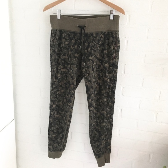 Lululemon Women Track pants Army Green Camo print Y2K Full Zip leg Pockets 6 - Picture 2 of 16